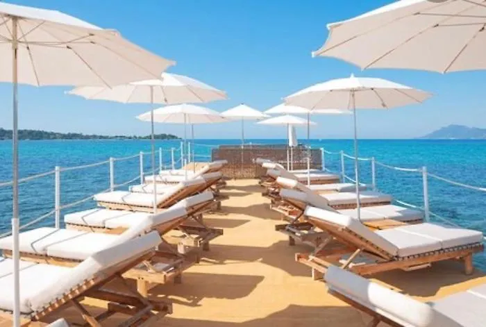 Luxurious In 450m From Sea With Terrace And Air Conditioning And Private Parking *