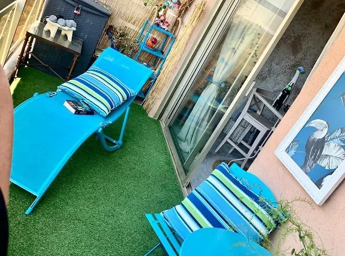 Luxurious In 450m From Sea With Terrace And Air Conditioning And Private Parking Apartamento