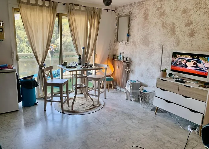 Apartamento Luxurious In 450m From Sea With Terrace And Air Conditioning And Private Parking *