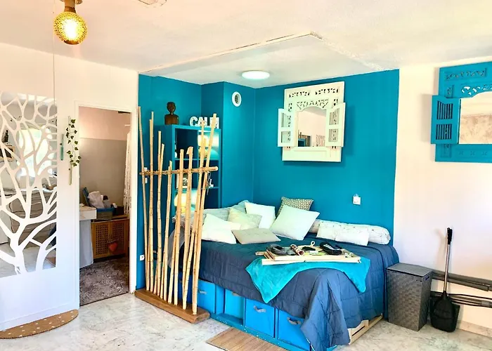 Luxurious In 450m From Sea With Terrace And Air Conditioning And Private Parking Apartamento