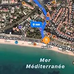 شقة Luxurious In 450m From Sea With Terrace And Air Conditioning And Private Parking *